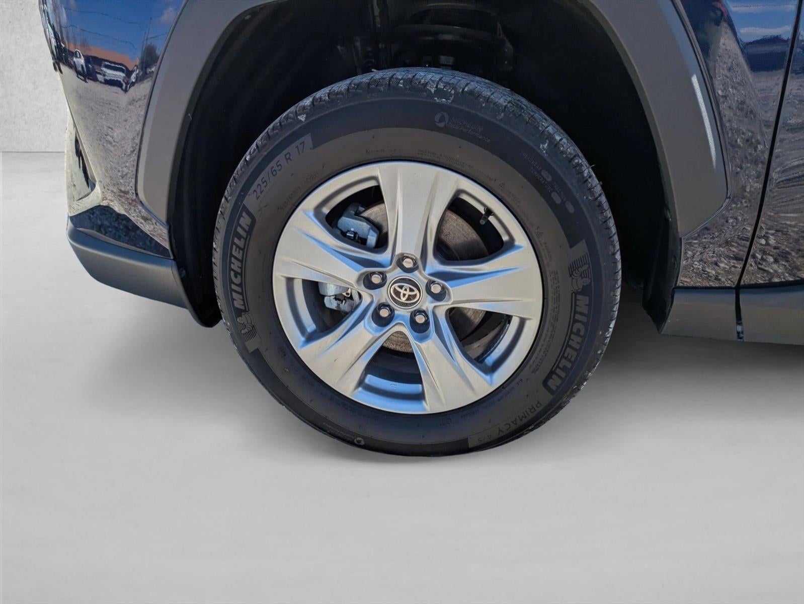 2025 Toyota RAV4 XLE FWD (GS)