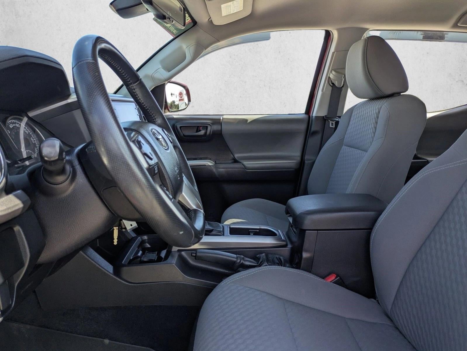 2022 Toyota Tacoma 2WD 2WD SR5 Double Cab 5' Bed V6 AT (GS)