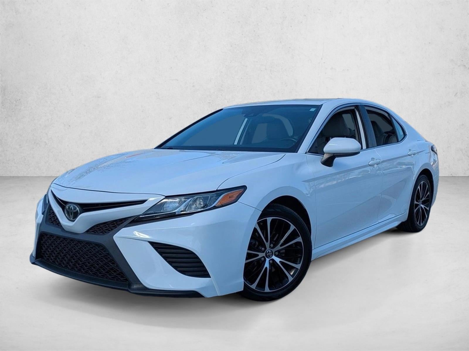 2019 Toyota Camry SE Auto (SE)