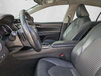 2019 Toyota Camry SE Auto (SE)