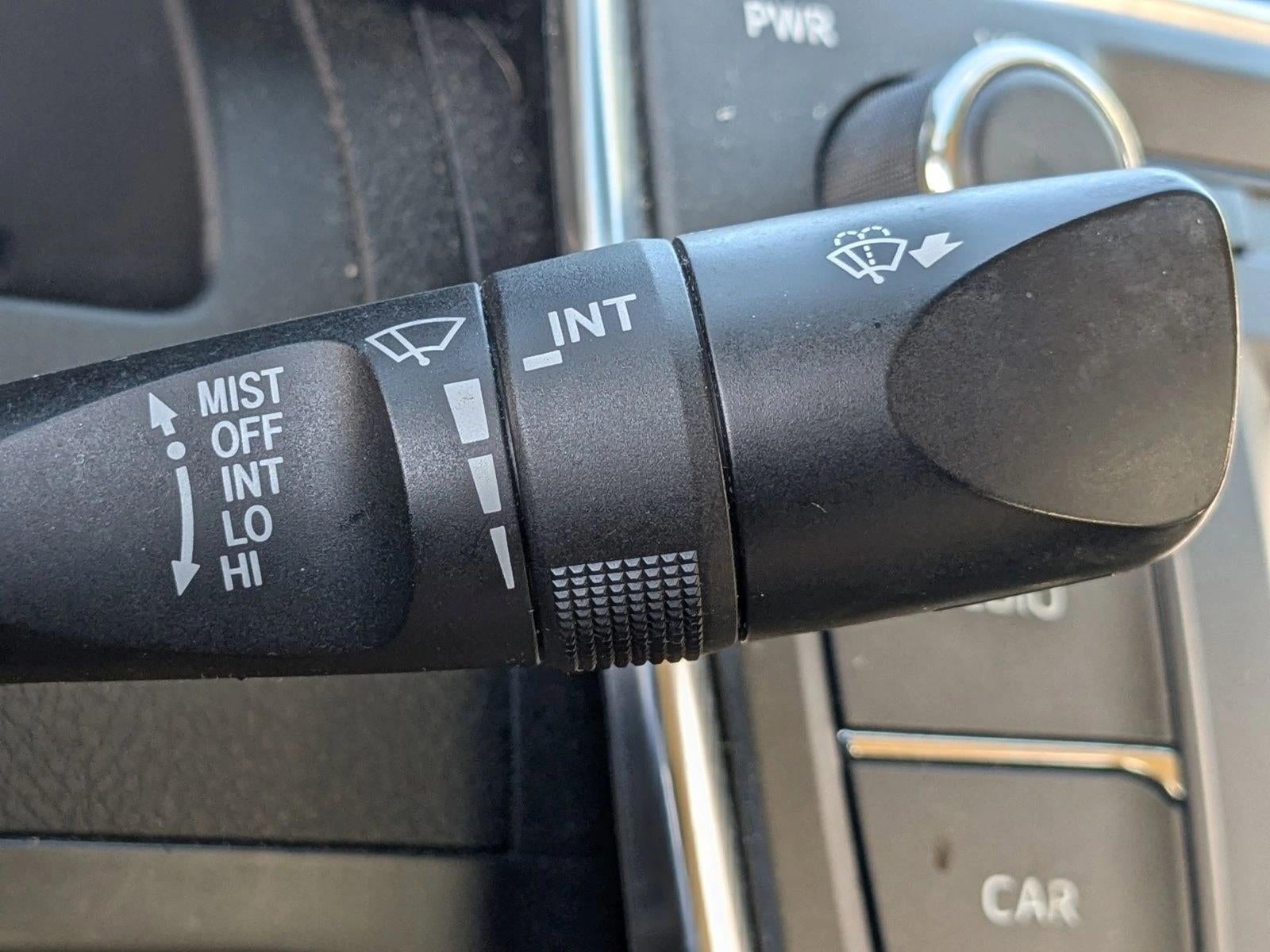 2017 Toyota Camry LE Auto (SE)