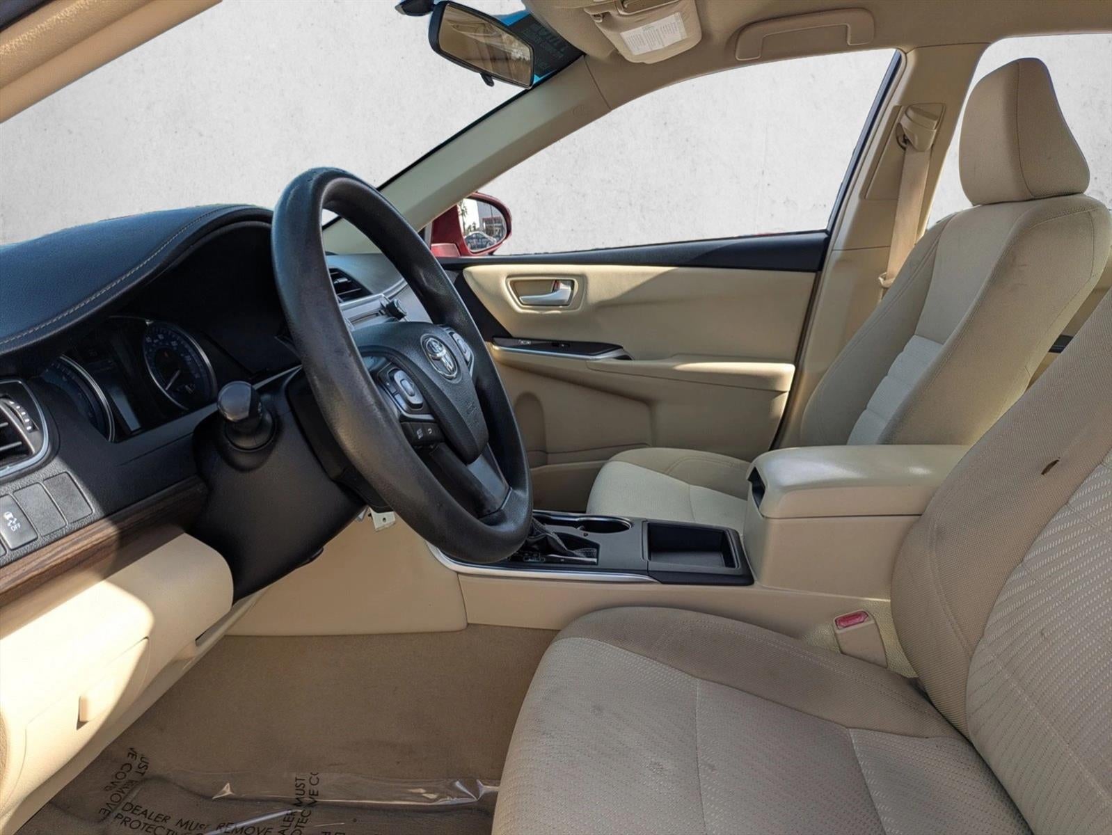 2017 Toyota Camry LE Auto (SE)