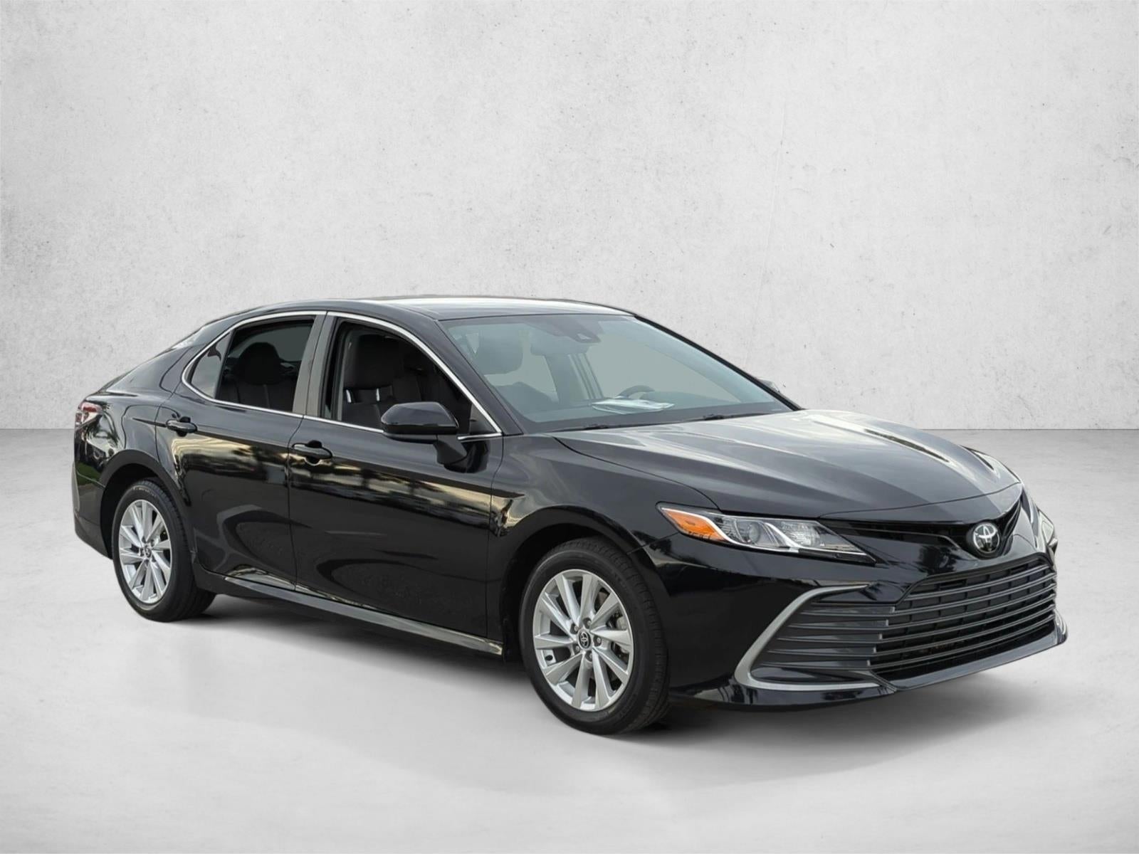 2023 Toyota Camry LE Auto (SE)