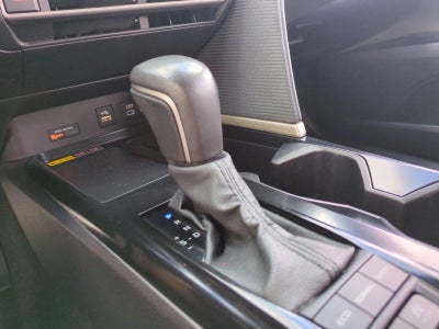 2025 Toyota Camry SE (Natl)