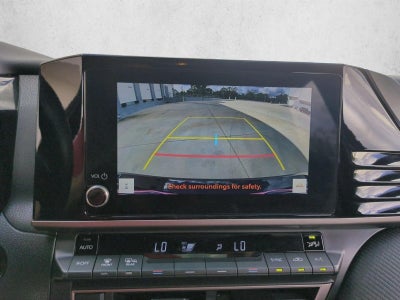 2025 Toyota Camry SE (Natl)
