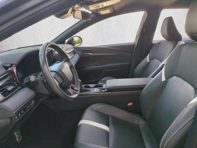 2025 Toyota Camry SE (Natl)