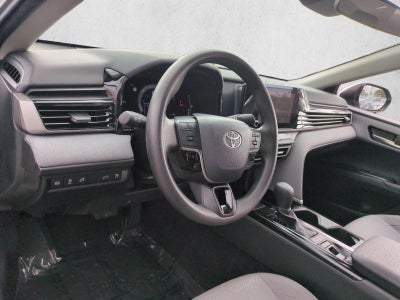 2025 Toyota Camry LE (SE)