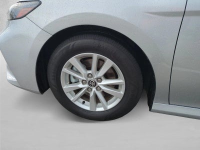 2025 Toyota Camry LE (SE)