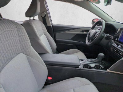 2025 Toyota Camry LE (Natl)