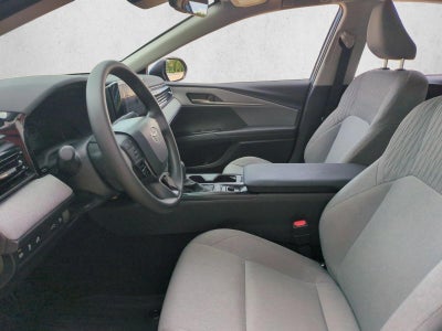 2025 Toyota Camry LE (Natl)