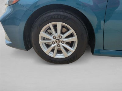 2025 Toyota Camry LE (Natl)