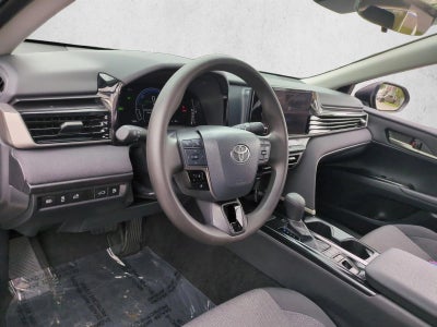 2025 Toyota Camry LE (Natl)