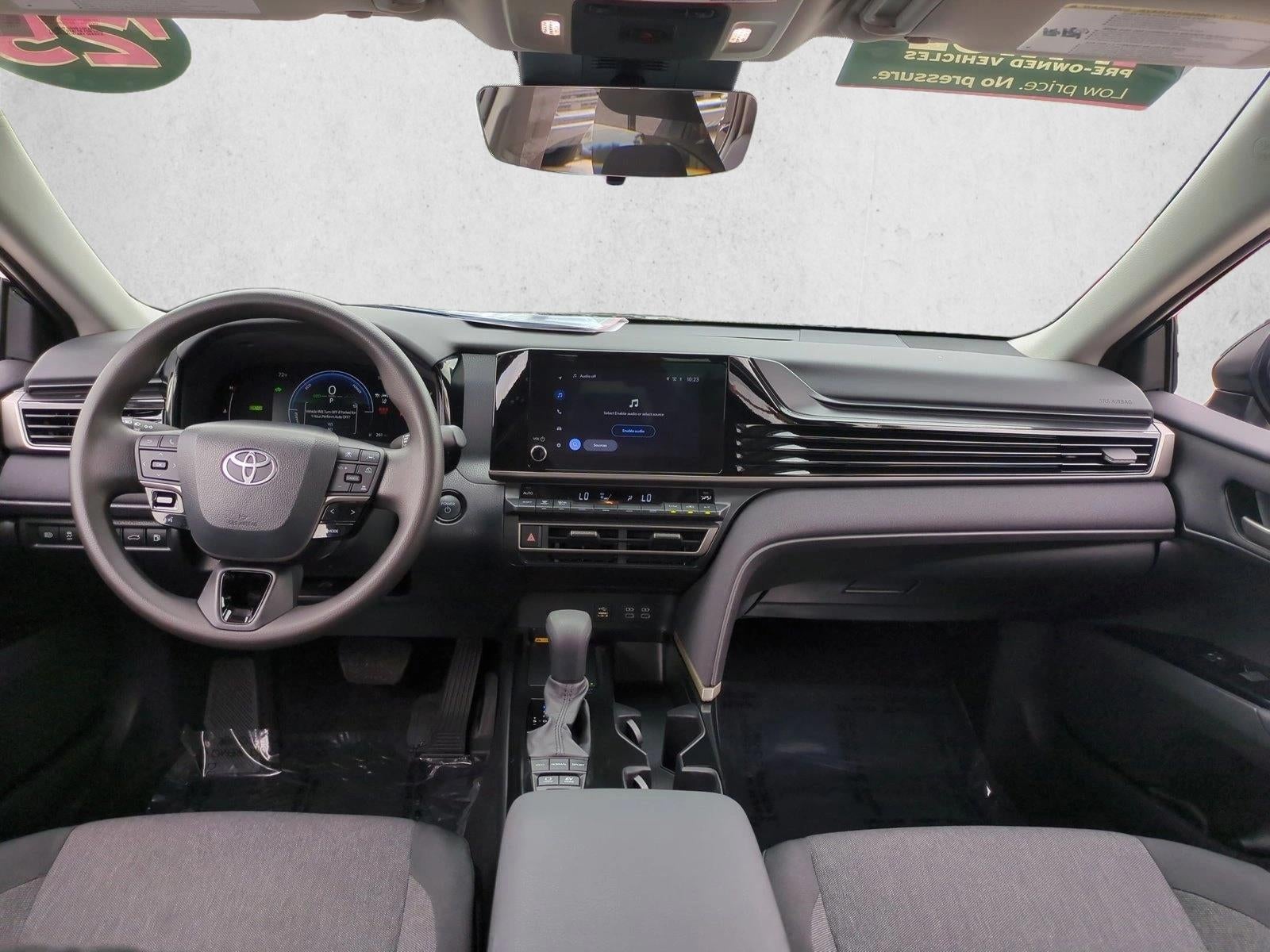 2025 Toyota Camry LE (Natl)