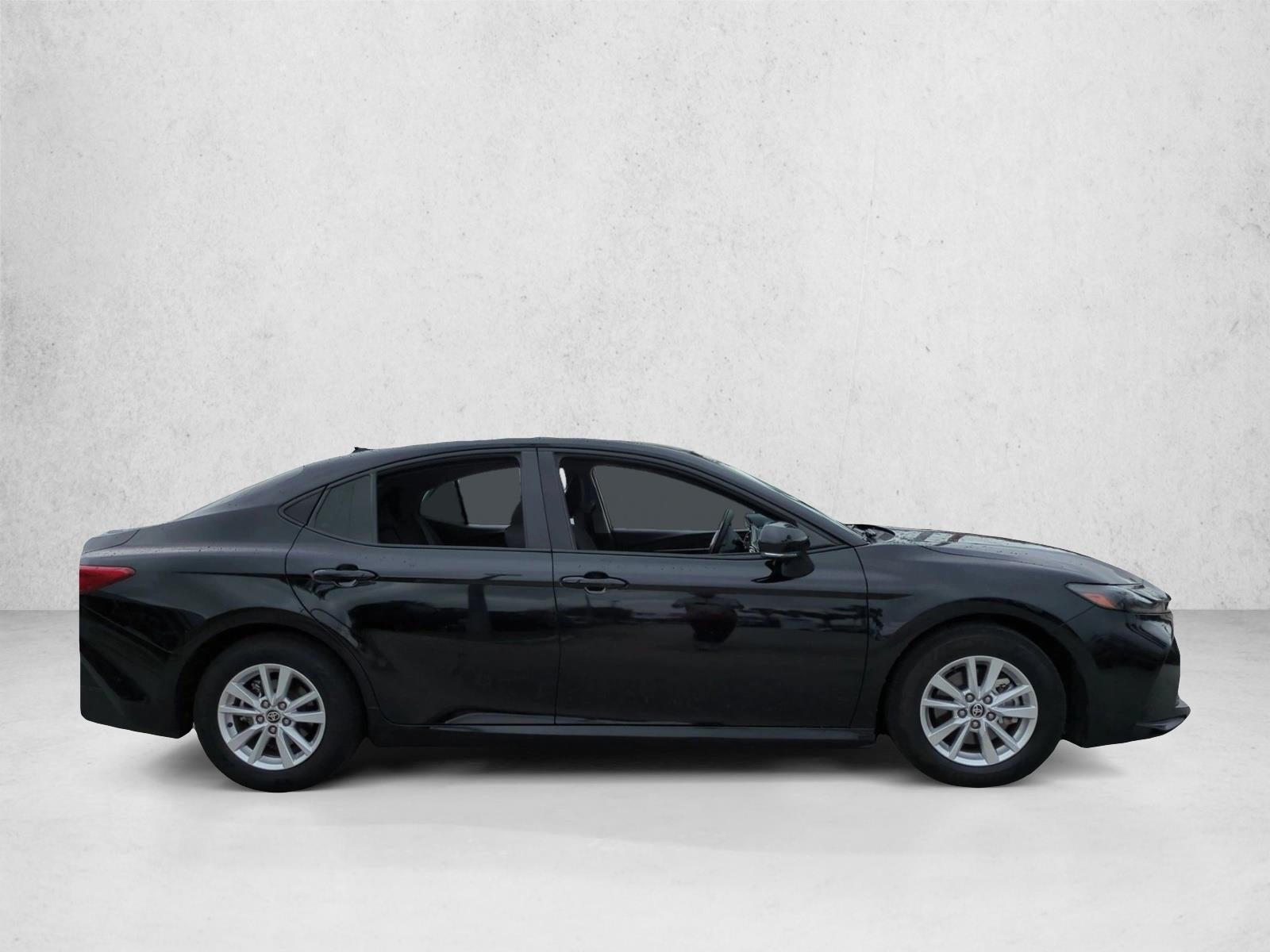 2025 Toyota Camry LE (Natl)