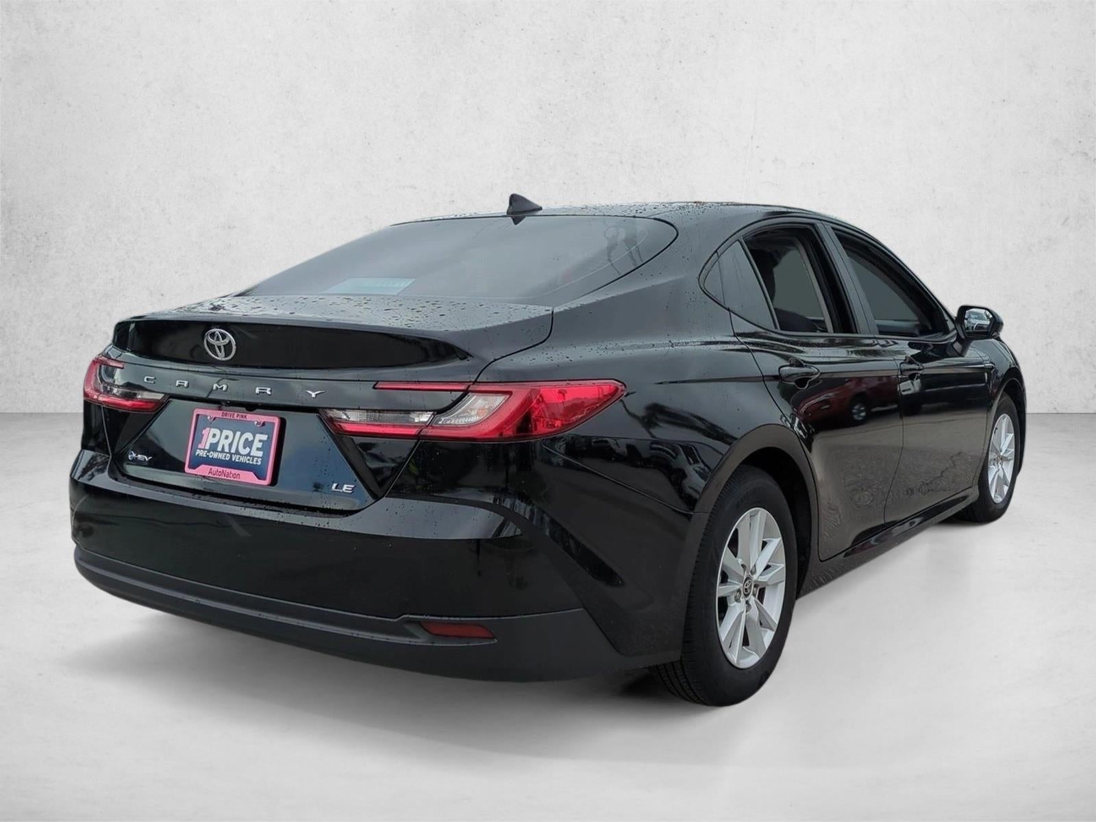 2025 Toyota Camry LE (Natl)