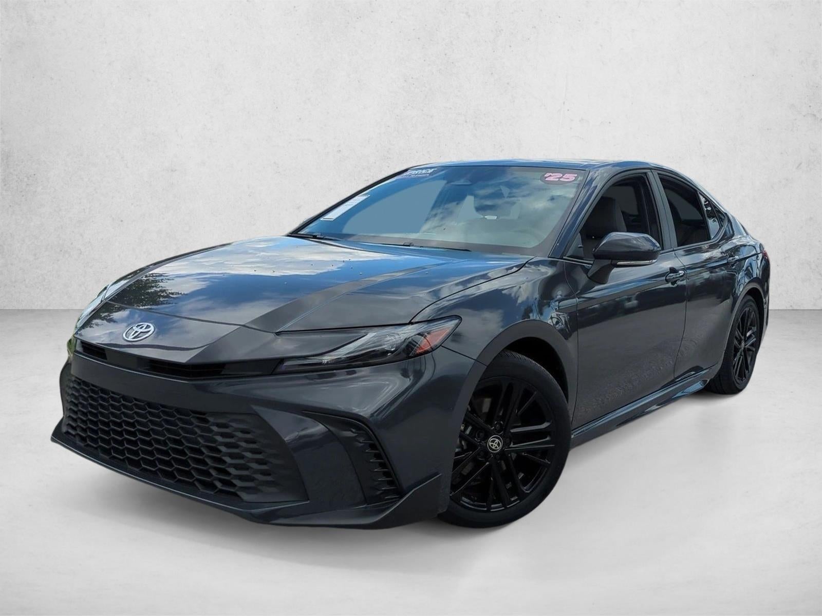 2025 Toyota Camry SE (Natl)