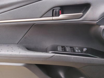 2025 Toyota Camry SE (Natl)