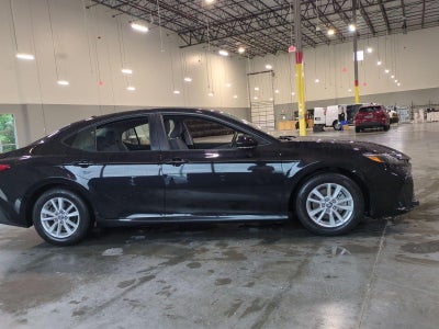 2025 Toyota Camry LE (SE)
