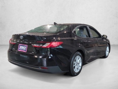 2025 Toyota Camry LE (SE)