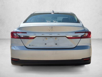 2025 Toyota Camry LE (SE)