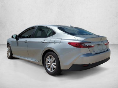 2025 Toyota Camry LE (SE)
