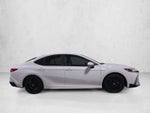 2025 Toyota Camry SE (Natl)