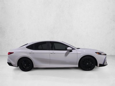 2025 Toyota Camry SE (Natl)