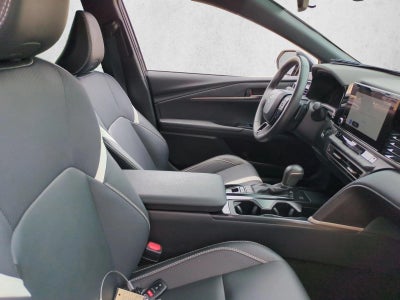 2025 Toyota Camry SE (SE)