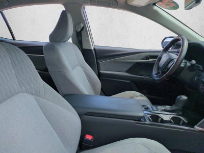 2025 Toyota Camry LE (SE)