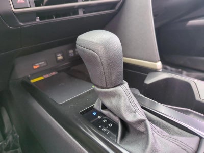 2025 Toyota Camry LE (SE)