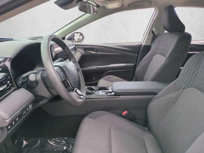 2025 Toyota Camry LE (SE)