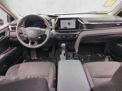 2025 Toyota Camry LE (SE)