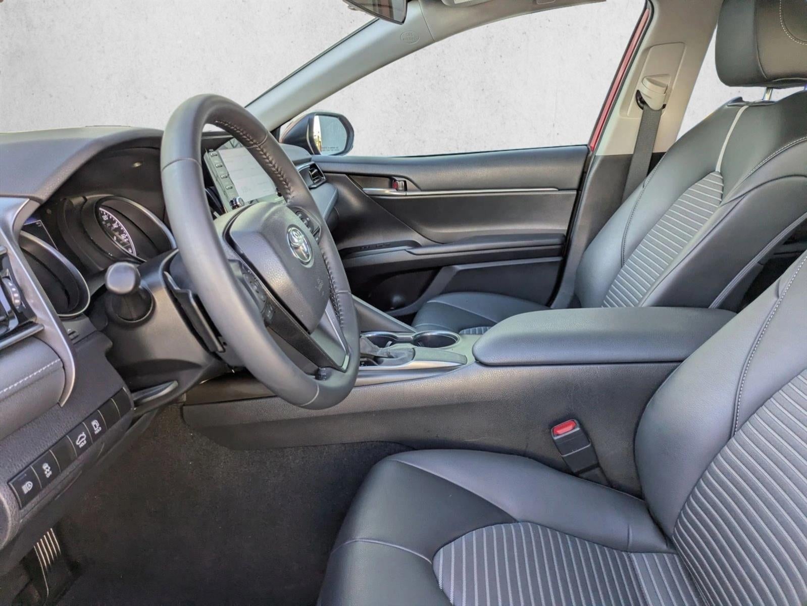 2021 Toyota Camry SE Auto (SE)