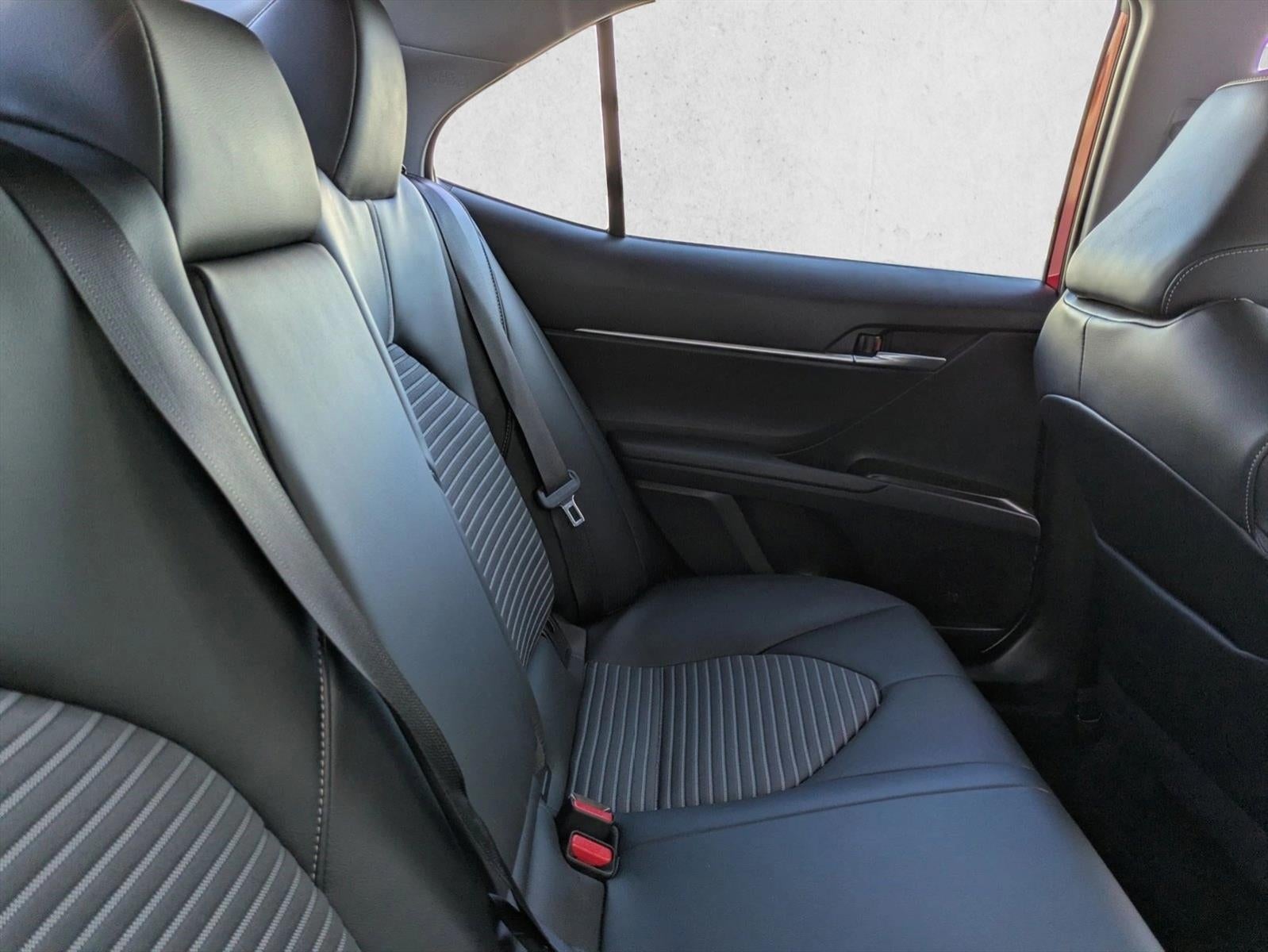 2021 Toyota Camry SE Auto (SE)