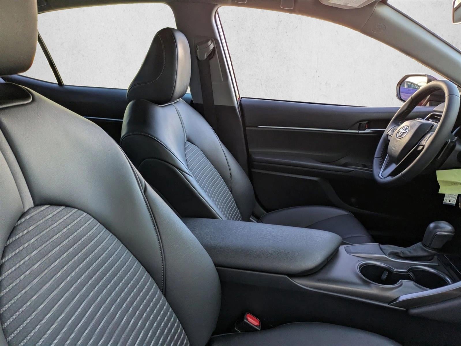 2021 Toyota Camry SE Auto (SE)