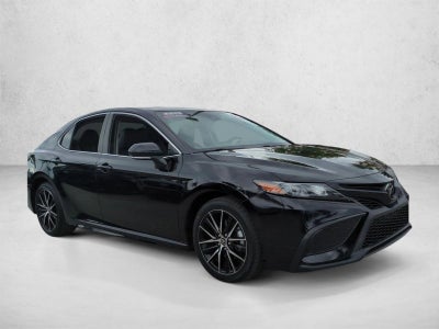 2024 Toyota Camry SE Auto (SE)