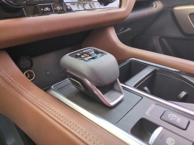 2024 Nissan Pathfinder Platinum 2WD