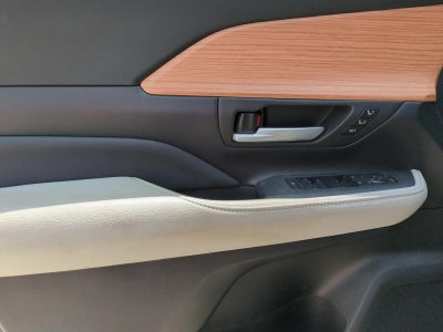 2025 Toyota Grand Highlander Hybrid Limited AWD (Natl)