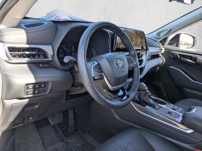 2025 Toyota Highlander Hybrid Platinum AWD (Natl)