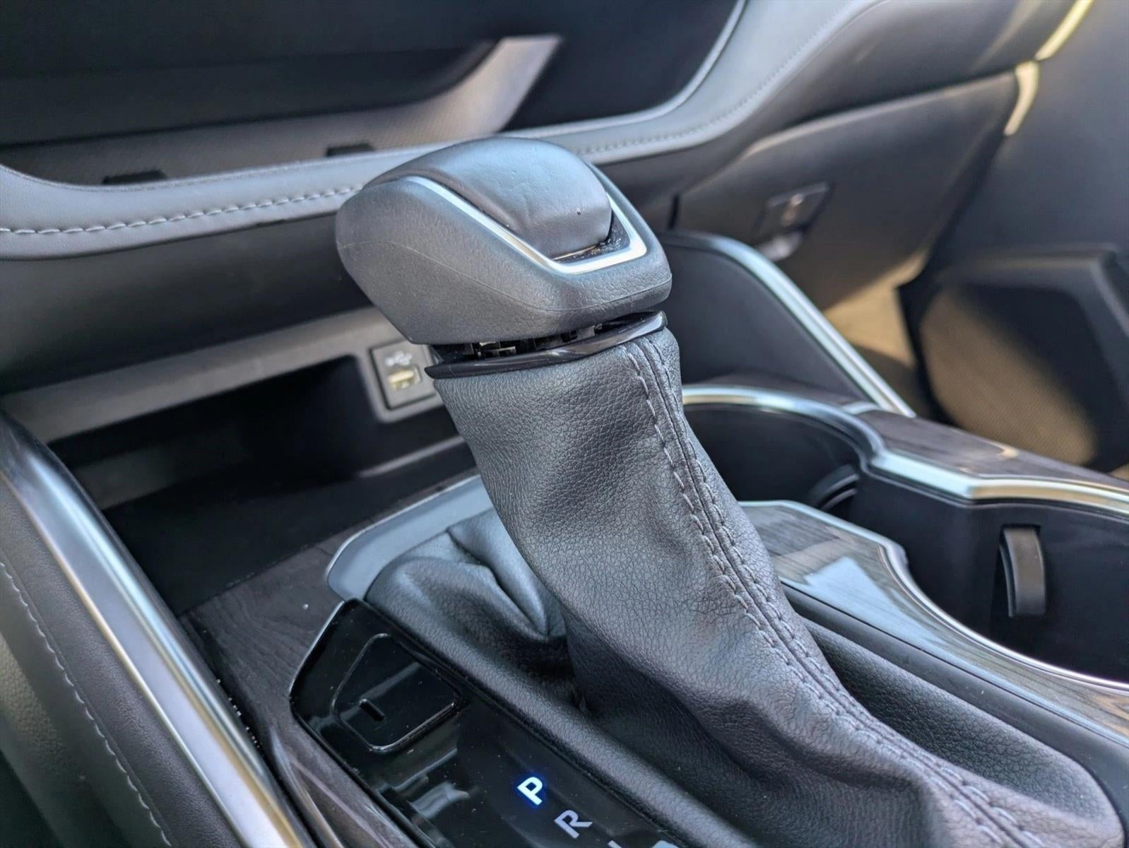 2025 Toyota Highlander Hybrid Platinum AWD (Natl)