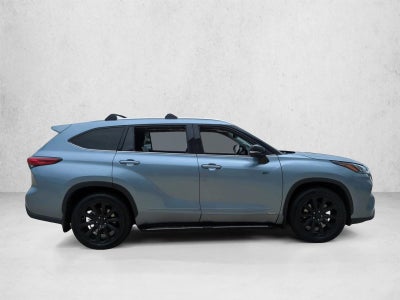 2022 Toyota Highlander Hybrid Platinum AWD (Natl)