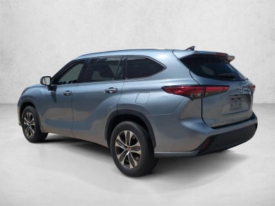 2021 Toyota Highlander XLE FWD (Natl)