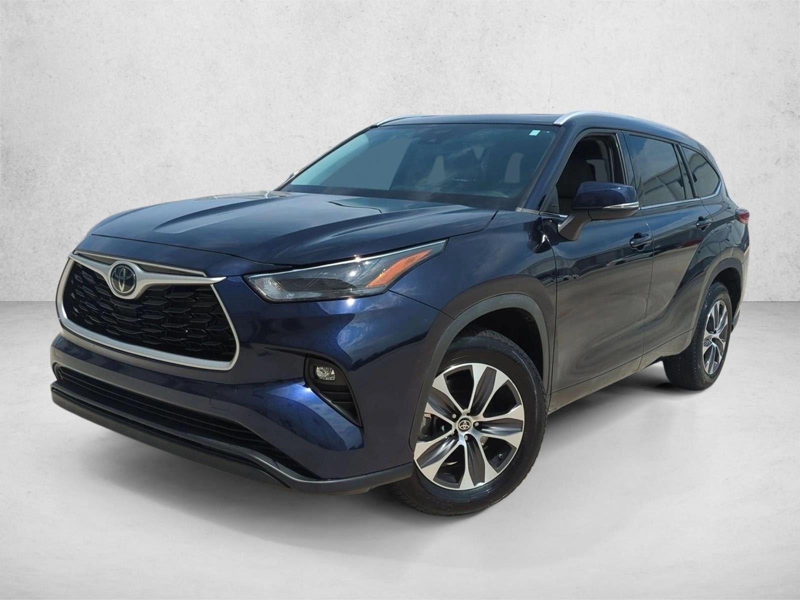 2022 Toyota Highlander XLE FWD (Natl)
