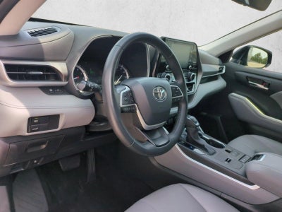 2022 Toyota Highlander XLE FWD (Natl)