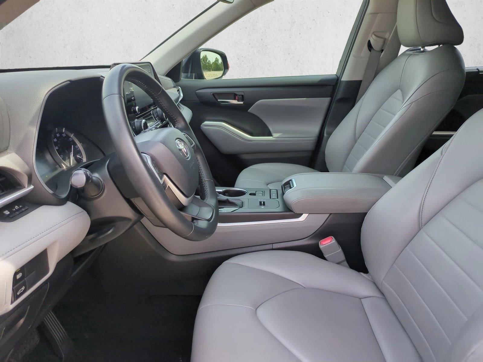 2022 Toyota Highlander XLE FWD (Natl)