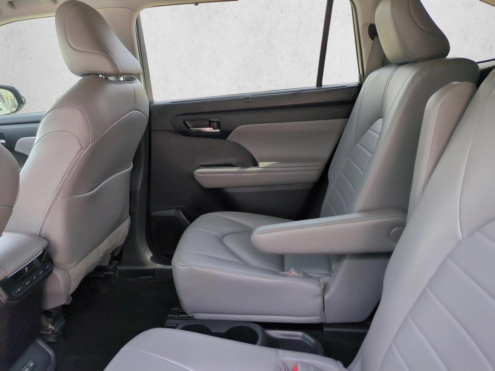 2022 Toyota Highlander XLE FWD (Natl)