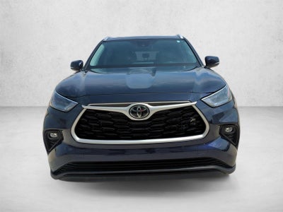 2022 Toyota Highlander XLE FWD (Natl)