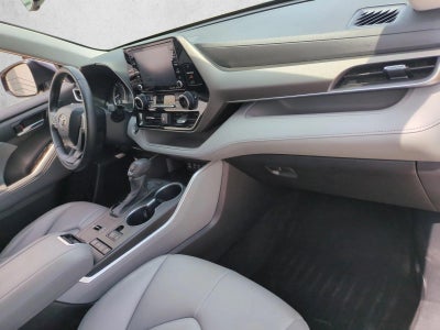 2022 Toyota Highlander XLE FWD (Natl)