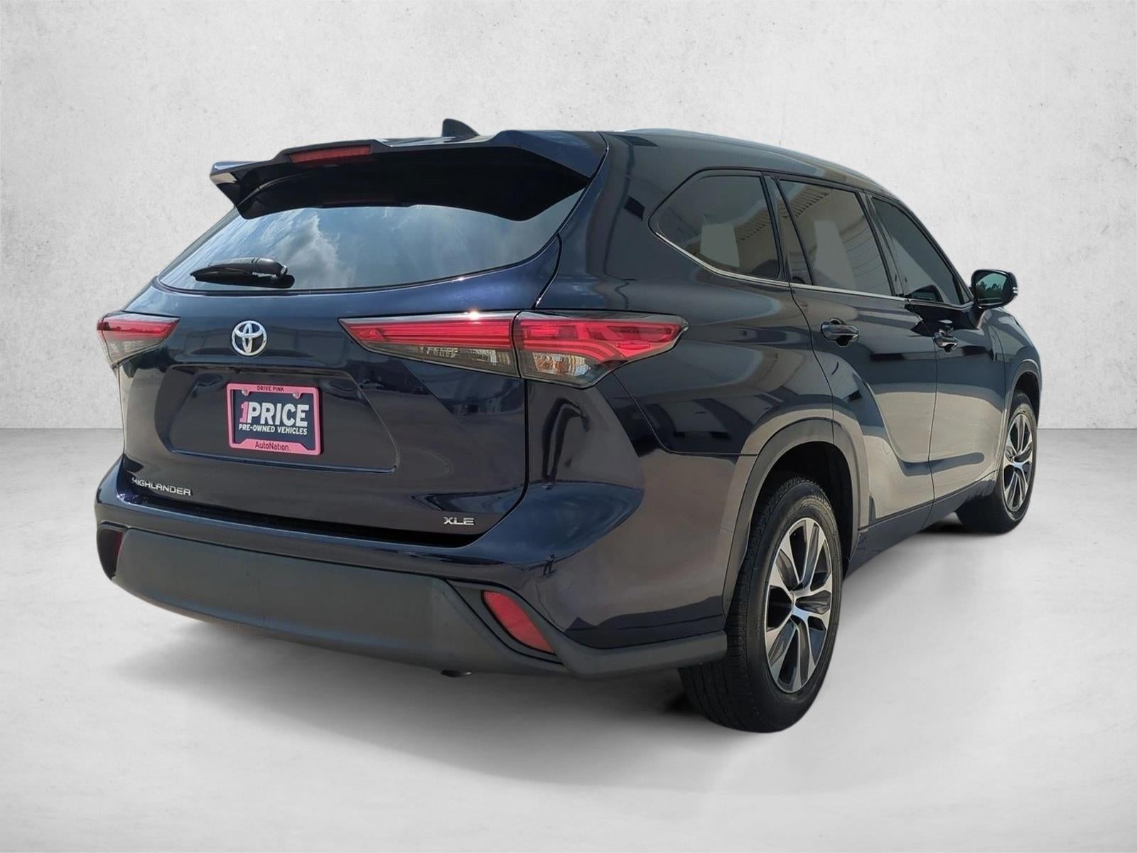 2022 Toyota Highlander XLE FWD (Natl)