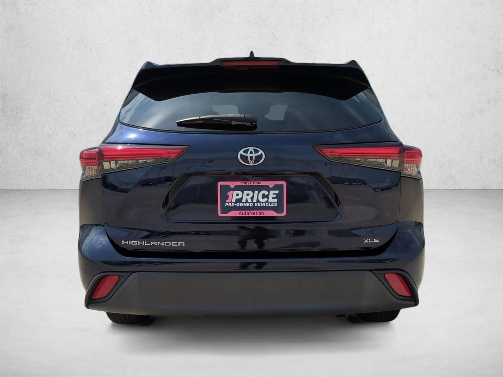 2022 Toyota Highlander XLE FWD (Natl)